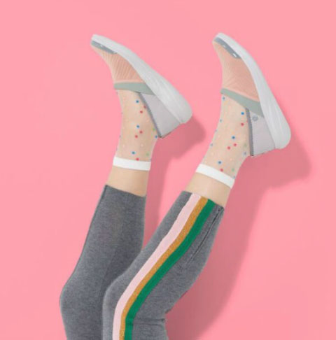 Barking Dog Shoes reviews and recommends the best footwear for people with various foot issues (as well as for women with average feet for whom comfort is a high priority).