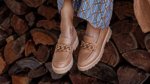 Barking Dog Shoes reviews and recommends the best footwear for people with various foot issues (as well as for women with average feet for whom comfort is a high priority). 8 Fabulous & Foot-Friendly Chunky Loafers 2025