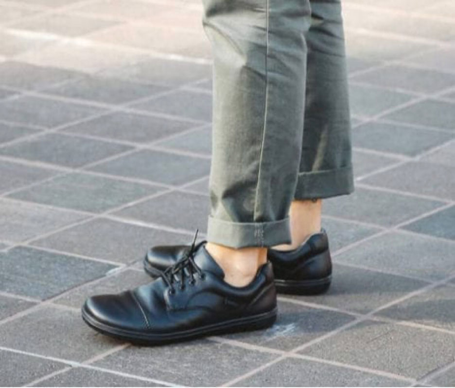 Barking Dog Shoes reviews and recommends the best footwear for people with various foot issues (as well as for women with average feet for whom comfort is a high priority).