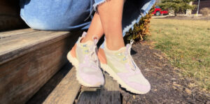 Barking Dog Shoes reviews and recommends the best footwear for people with various foot issues (as well as for women with average feet for whom comfort is a high priority).