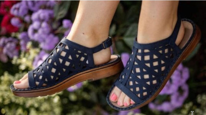 Naot-Amadora-orthotic-friendly-sandal