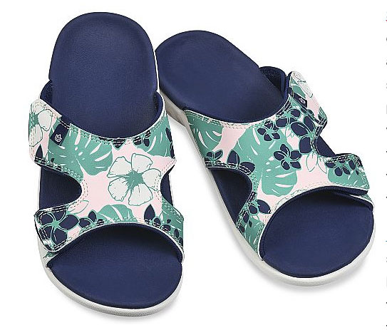 Spenco-Kholo-slide Barking Dog Shoes reviews and recommends the best footwear for people with various foot issues (as well as for women with average feet for whom comfort is a high priority).