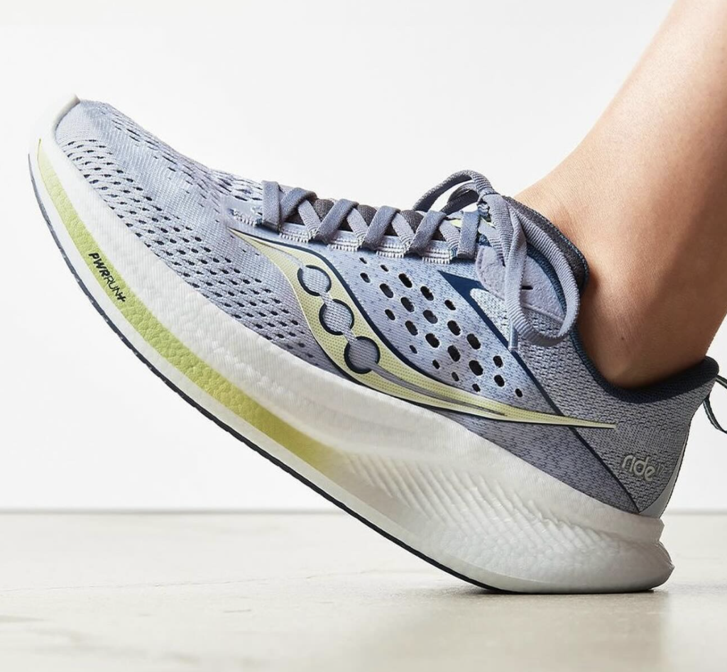 Barking Dog Shoes reviews and recommends the best footwear for people with various foot issues (as well as for women with average feet for whom comfort is a high priority).