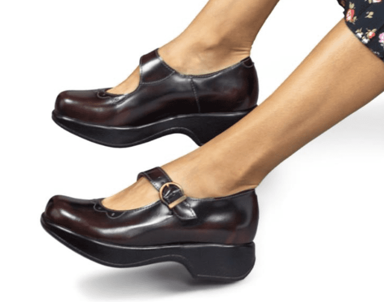 Barking Dog Shoes reviews and recommends the best footwear for people with various foot issues (as well as for women with average feet for whom comfort is a high priority).