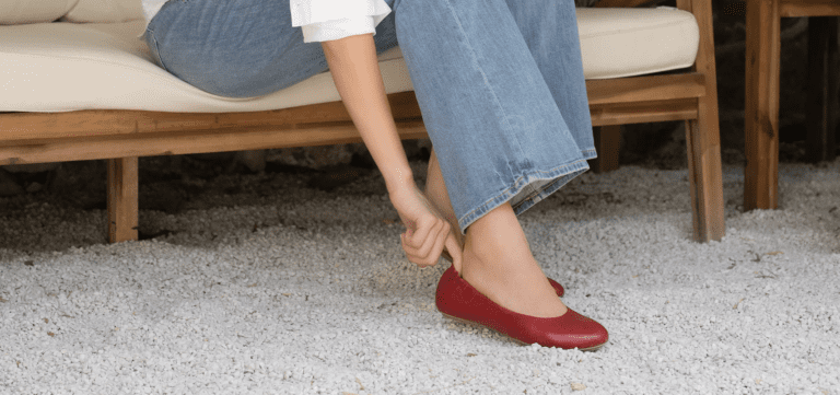 Barking Dog Shoes reviews and recommends the best footwear for people with various foot issues (as well as for women with average feet for whom comfort is a high priority).