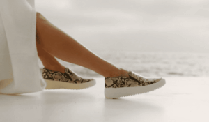 Barking Dog Shoes reviews and recommends the best footwear for people with various foot issues (as well as for women with average feet for whom comfort is a high priority).